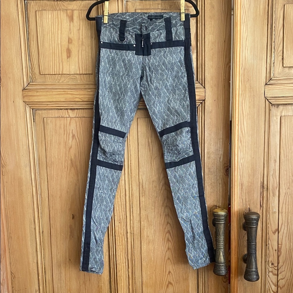 Stylish Gray and Black Patterned Pants